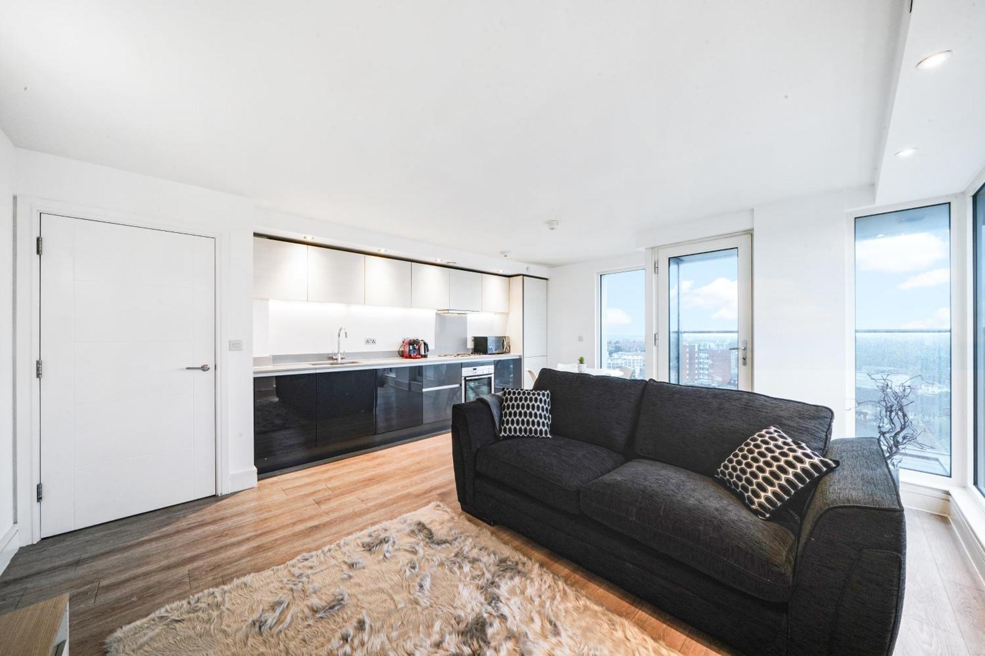 Luxury Apartment With Stunning Views On 10Th Floor 埃奇韦尔 外观 照片
