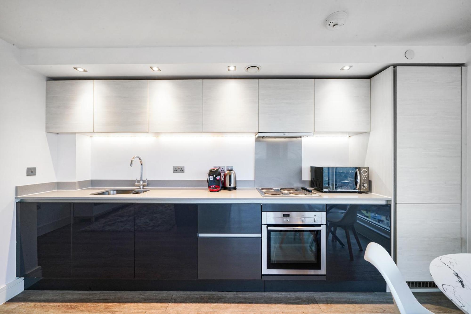 Luxury Apartment With Stunning Views On 10Th Floor 埃奇韦尔 外观 照片